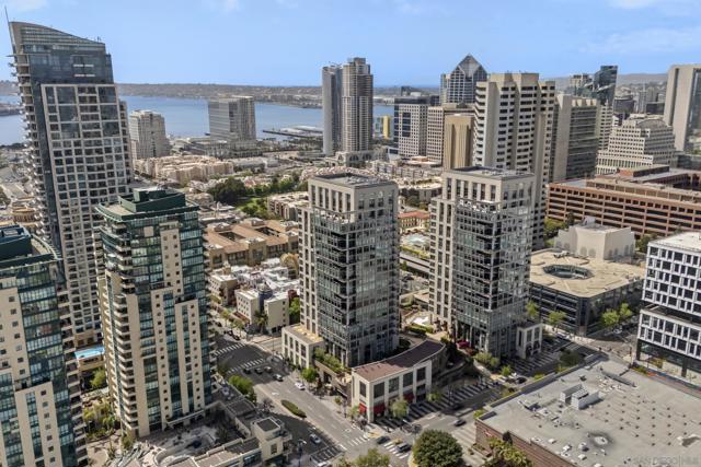645 Front St., San Diego CA: https://media.crmls.org/mediaz/03a96287-d297-4532-a09e-a6b9eaf693e9.jpg
