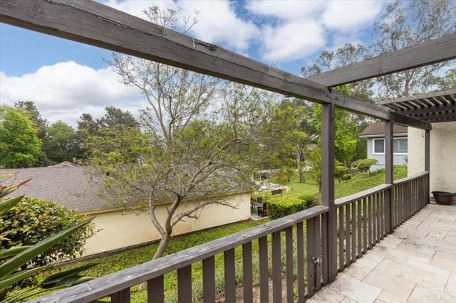 1209 La Verde Lane, San Marcos CA: https://media.crmls.org/mediaz/03a966d8-892f-4f00-8608-7df4ffef4269.jpg