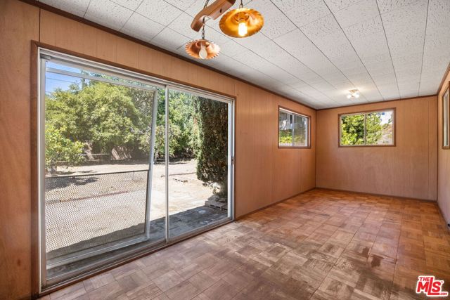 2659 Luray Circle, Simi Valley CA: https://media.crmls.org/mediaz/03a9c638-e2fd-45ed-bf58-9b8c9e1ba355.jpg