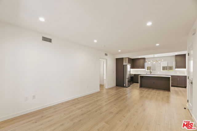 751 N Alfred Street, Los Angeles CA: https://media.crmls.org/mediaz/03a9ccc8-1e74-4e6e-8c0c-008930f23794.jpg