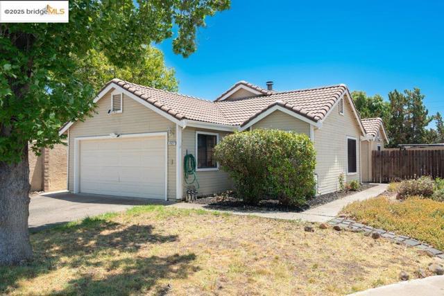 1927 Babbe St, Oakley CA: https://media.crmls.org/mediaz/03a9e24f-8b7c-4098-9d3c-cbda3640812c.jpg