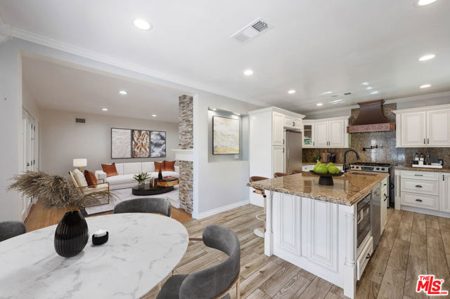 11816 Lemay Street photo 5