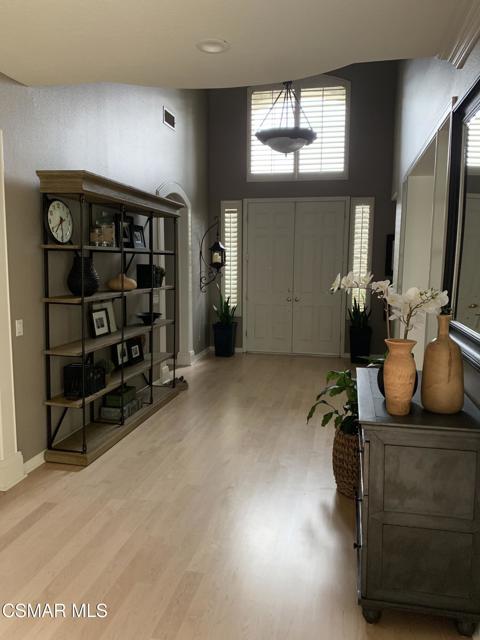 3082 Eaglewood Avenue, Thousand Oaks CA: https://media.crmls.org/mediaz/03aa85b3-578b-434b-b350-9069210c7a4e.jpg