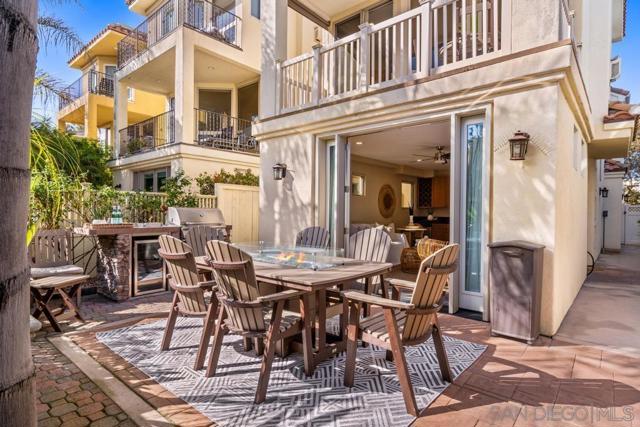814 Kingston Ct, San Diego CA: https://media.crmls.org/mediaz/03aaa6e5-610a-4e00-896c-2cf319ccf180.jpg
