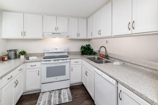 Detail Gallery Image 2 of 18 For 8747 Navajo #3,  San Diego,  CA 92119 - 3 Beds | 2 Baths