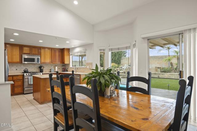 Detail Gallery Image 17 of 44 For 1531 Daphne Ave, Ventura,  CA 93004 - 4 Beds | 3 Baths