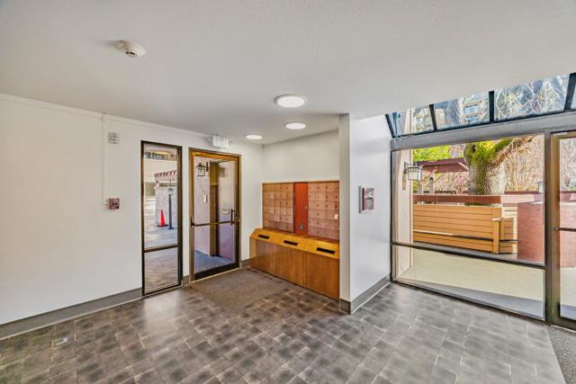58 N El Camino Real, San Mateo CA: https://media.crmls.org/mediaz/03ac3b0e-3541-4519-8ebe-ed035d933d7c.jpg