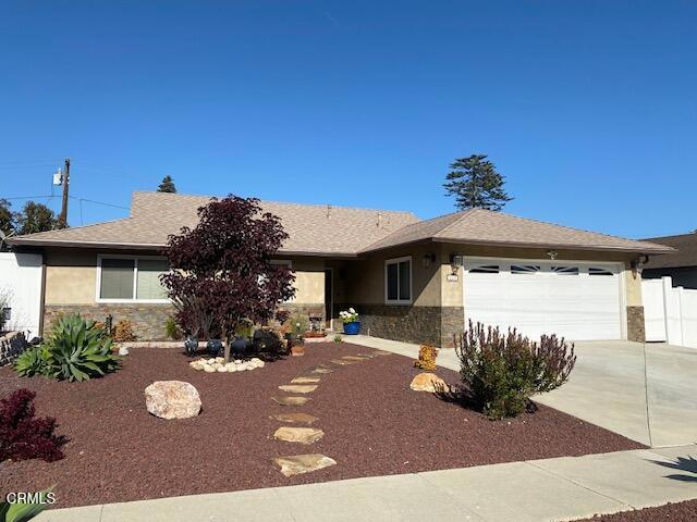 2204 Antelope Avenue, Ventura CA: https://media.crmls.org/mediaz/03ac7255-d3bb-4927-a53e-ea8e12607299.jpg