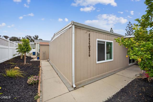 176 Chaucer Lane, Ventura CA: https://media.crmls.org/mediaz/03ac965b-2a5e-4d72-9994-3547b669e925.jpg