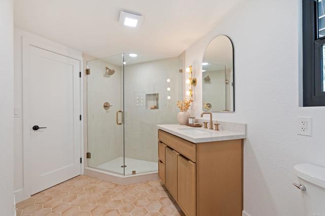 Detail Gallery Image 15 of 43 For 6801 6803 El Fuerte St, Carlsbad,  CA 92009 - 5 Beds | 5/1 Baths