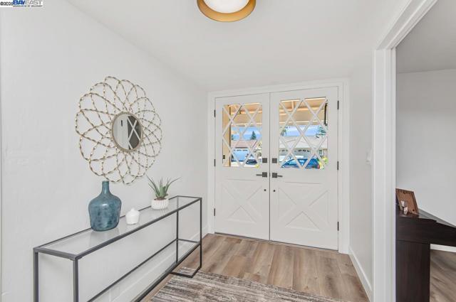 6767 Taffy Ct, Pleasanton CA: https://media.crmls.org/mediaz/03ad2d43-fbf5-4806-b0b2-40d071bdecb0.jpg