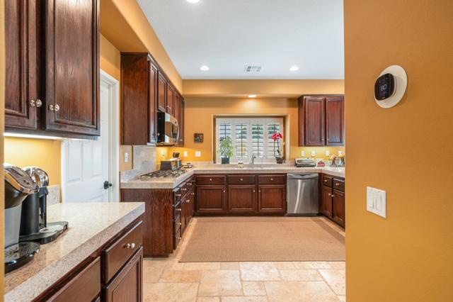 45553 Meadow Lake Drive, Indio CA: https://media.crmls.org/mediaz/03ad73f7-20e0-426e-a254-7e5f359c42ce.jpg