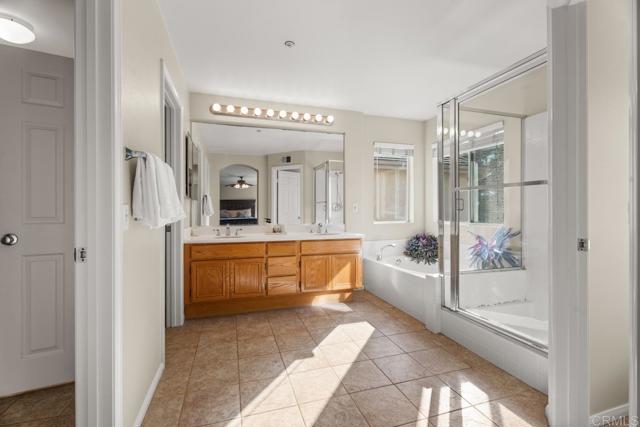 Detail Gallery Image 23 of 44 For 1959 Oxford Ct, Vista,  CA 92081 - 3 Beds | 2/1 Baths