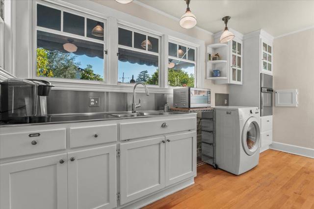 503 Van Ness Avenue, Santa Cruz CA: https://media.crmls.org/mediaz/03ade381-a752-4169-8beb-e4eac040de7c.jpg