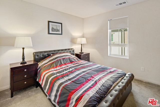 14122 W Willow Lane, Van Nuys CA: https://media.crmls.org/mediaz/03ae0c95-9cf0-44eb-8a0f-cb870b23f62a.jpg