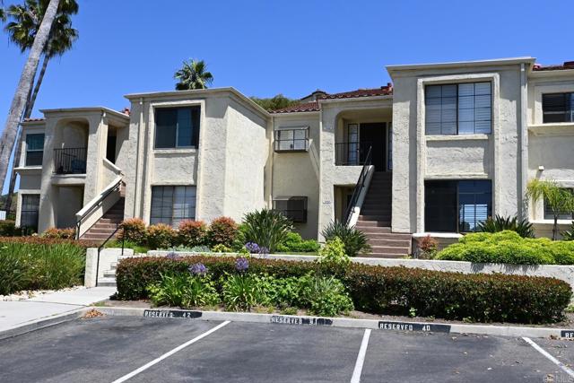 3160 Arroyo Vista, Carlsbad CA: https://media.crmls.org/mediaz/03af7553-f8eb-40c6-b91c-29d03683e525.jpg