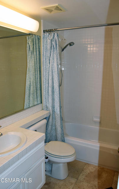 2324 Solway Court, Thousand Oaks CA: https://media.crmls.org/mediaz/03afbfaa-7970-4333-a4a6-9128957688f4.jpg