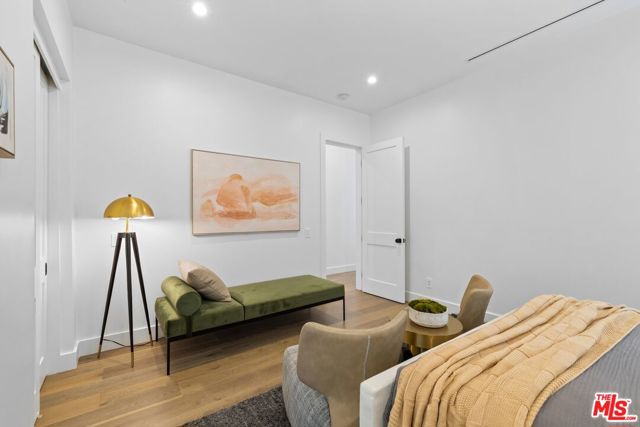 2590 Amherst Avenue, Los Angeles CA: https://media.crmls.org/mediaz/03b06378-ddba-4a05-8a7d-53ee4ef33c4c.jpg