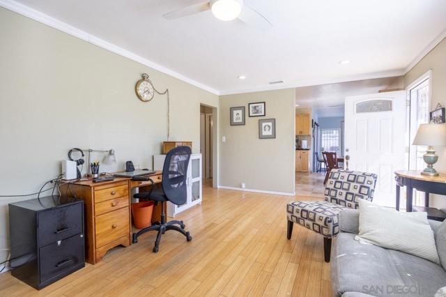 4033 Loma Alta Dr, San Diego CA: https://media.crmls.org/mediaz/03b10b88-e485-44ac-8396-2b9ed1d24e0e.jpg