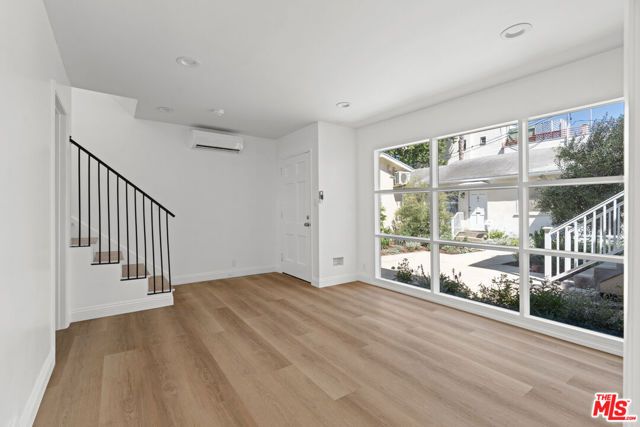 814 3rd Street, Santa Monica CA: https://media.crmls.org/mediaz/03b19954-6119-4acf-a714-5ca140201177.jpg