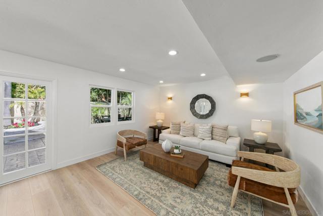 6937 Paseo Laredo, La Jolla CA: https://media.crmls.org/mediaz/03b28477-a337-4a5f-9634-1230ec0dc536.jpg