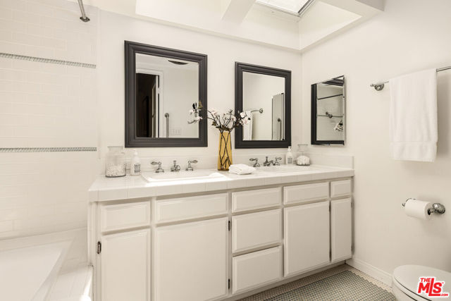 11345 Denair Street, Los Angeles CA: https://media.crmls.org/mediaz/03b28fb5-9553-4807-acc6-f44acb767e14.jpg