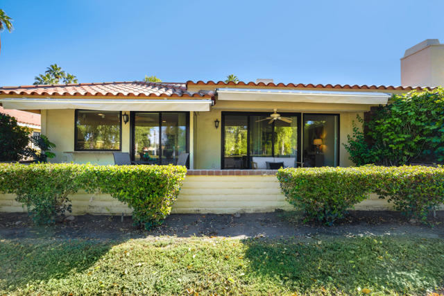 239 Santa Barbara Circle, Palm Desert, CA 92260