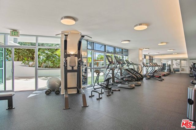 13700 Marina Pointe Drive, Marina del Rey CA: https://media.crmls.org/mediaz/03b33c87-cfc3-4b4f-ad82-b6d4f76d2289.jpg