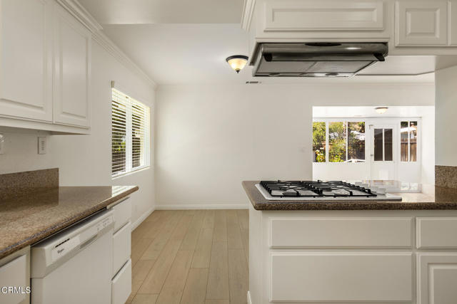 1853 Country Place, Ojai CA: https://media.crmls.org/mediaz/03b345cd-7c53-4584-a8ee-a66ccf985058.jpg