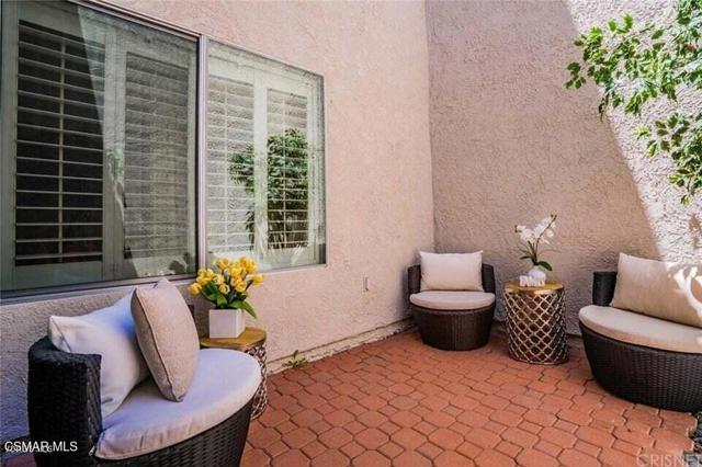 404 Via Colinas, Westlake Village CA: https://media.crmls.org/mediaz/03b3e0f6-61be-4bb7-a35a-fe1a152b49a7.jpg