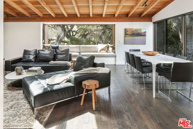 901 Crater Camp Drive, Calabasas CA: https://media.crmls.org/mediaz/03b4f9fa-7217-4e91-915d-c110dc42eb7b.jpg