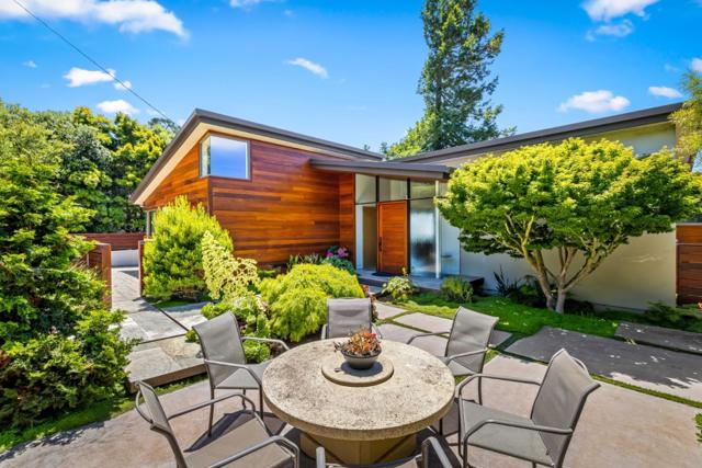 24497 San Mateo Avenue, Carmel CA: https://media.crmls.org/mediaz/03b537df-30d3-45b2-adbc-3cc108997bcb.jpg