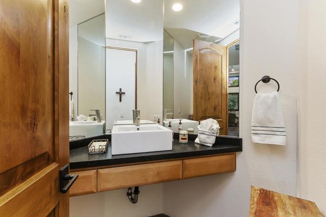 78920 Cabrillo Way Way, La Quinta CA: https://media.crmls.org/mediaz/03b53889-d27b-4237-b251-4d79b2078730.jpg