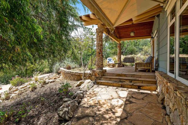 6132 Rainbow Heights Rd, Fallbrook CA: https://media.crmls.org/mediaz/03b541c6-12a0-4cc7-8bec-3a900de234db.jpg
