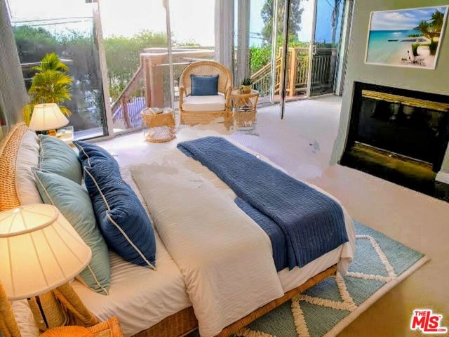 7009 RINDGE Avenue, Playa del Rey CA: https://media.crmls.org/mediaz/03b55a19-1747-47fb-8546-663c3d9cbdd7.jpg