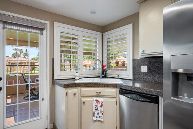 82208 Cochran Drive, Indio CA: https://media.crmls.org/mediaz/03b55d05-eaf2-4900-88b5-e10fc3508ff0.jpg