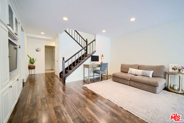 52 Carriage Hill Lane, Laguna Hills CA: https://media.crmls.org/mediaz/03b61f06-5253-4c1c-a7ec-523c9fde88ec.jpg