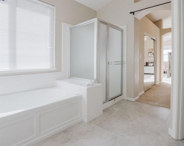 25657 Crestfield Dr, Castro Valley CA: https://media.crmls.org/mediaz/03b651dc-dce3-41e4-b1e5-d95de5077e0a.jpg