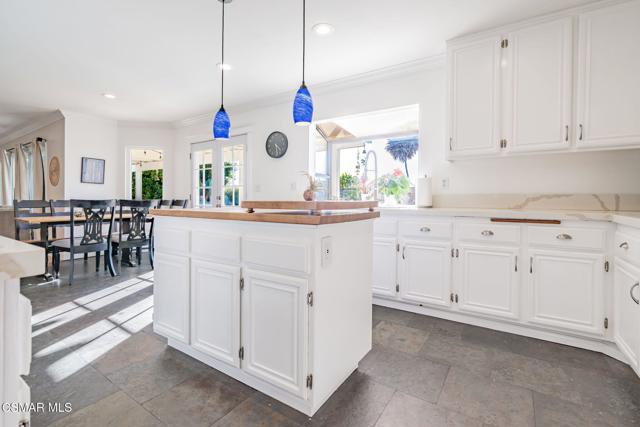 4615 Pepper Mill Street, Moorpark CA: https://media.crmls.org/mediaz/03b69eea-e78a-4ee6-a728-6976ba34b933.jpg