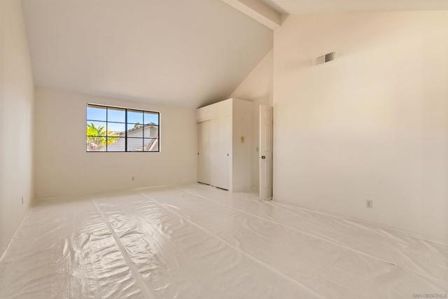 3970 Santa Nella Pl, San Diego CA: https://media.crmls.org/mediaz/03b741b5-991a-4908-b352-cacb04c75986.jpg