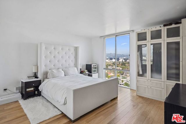 2170 Century Park East,  CA: https://media.crmls.org/mediaz/03b804dc-ff3f-497f-9fbd-bf6a4ad05e56.jpg