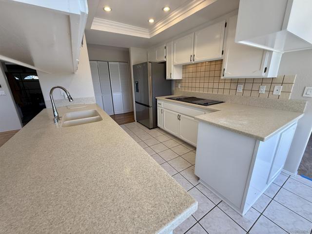 2237 Eucalyptus Ave, Escondido CA: https://media.crmls.org/mediaz/03b8500f-23c2-48b6-871c-8095414ca079.jpg