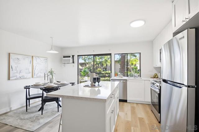 7858 Cowles Mountain Ct, San Diego CA: https://media.crmls.org/mediaz/03b872e8-96b6-4dad-8325-2c3cb39093ab.jpg