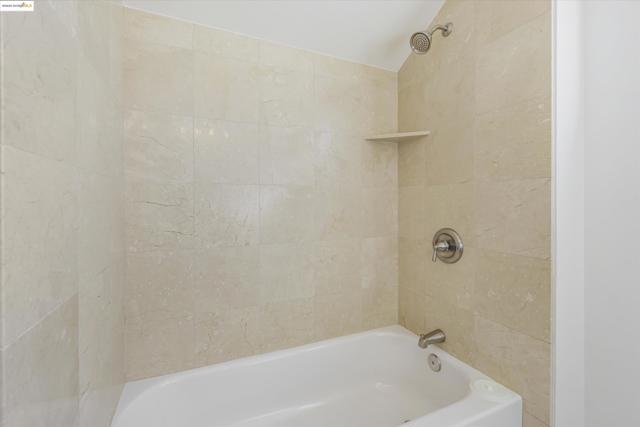 15 Long Creek Cir, Clayton CA: https://media.crmls.org/mediaz/03b87f21-93e4-4574-9df7-7951f9b50f59.jpg