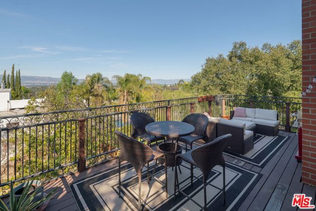4713 Bedel Street, Woodland Hills CA: https://media.crmls.org/mediaz/03b8dc7b-5be2-49e3-b216-0eae589250f6.jpg