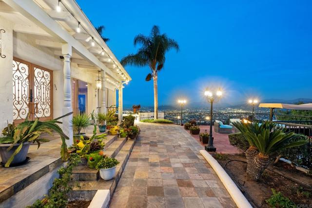 Detail Gallery Image 20 of 75 For 10310 Fuerte Dr, La Mesa,  CA 91941 - 7 Beds | 7/1 Baths