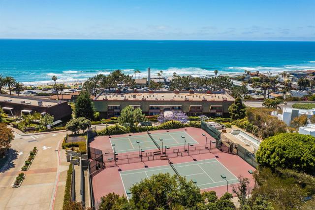 1552 Camino Del Mar, Del Mar CA: https://media.crmls.org/mediaz/03b98b94-8bb5-413b-a40f-51bab70d9cbd.jpg