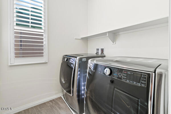 490 Jubilee Place, Santa Paula CA: https://media.crmls.org/mediaz/03b9e2cd-60bf-407f-b09b-21921d30a116.jpg