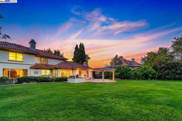 1655 Orvieto Ct, Pleasanton CA: https://media.crmls.org/mediaz/03badd65-07f3-4ef0-a2bd-d4d5bcaee578.jpg