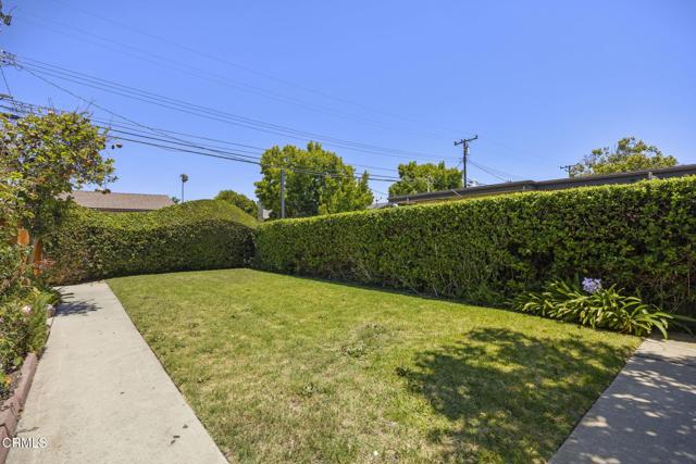 1401 Glenwood Drive, Oxnard CA: https://media.crmls.org/mediaz/03bade32-3387-4846-af81-a47a4259b4b5.jpg